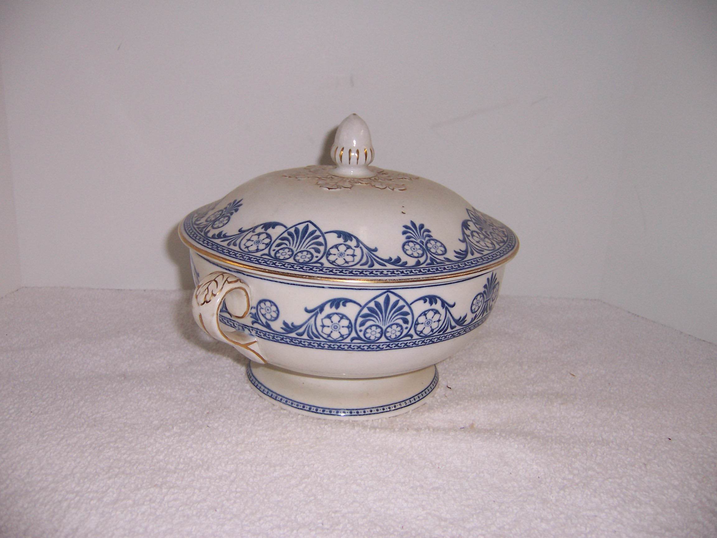 Triple A Resale Wedgewood Anthea Blue White Covered Dish