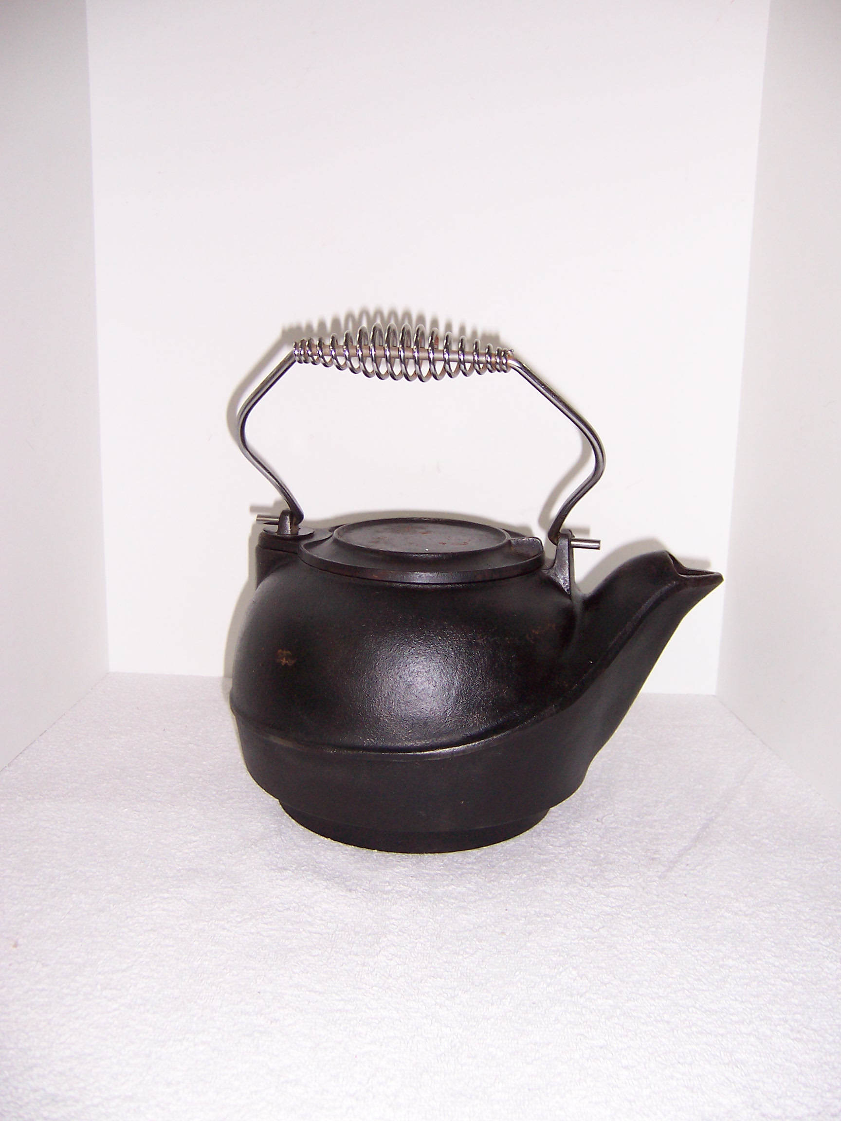 Triple A Resale Cast Iron Kettle 