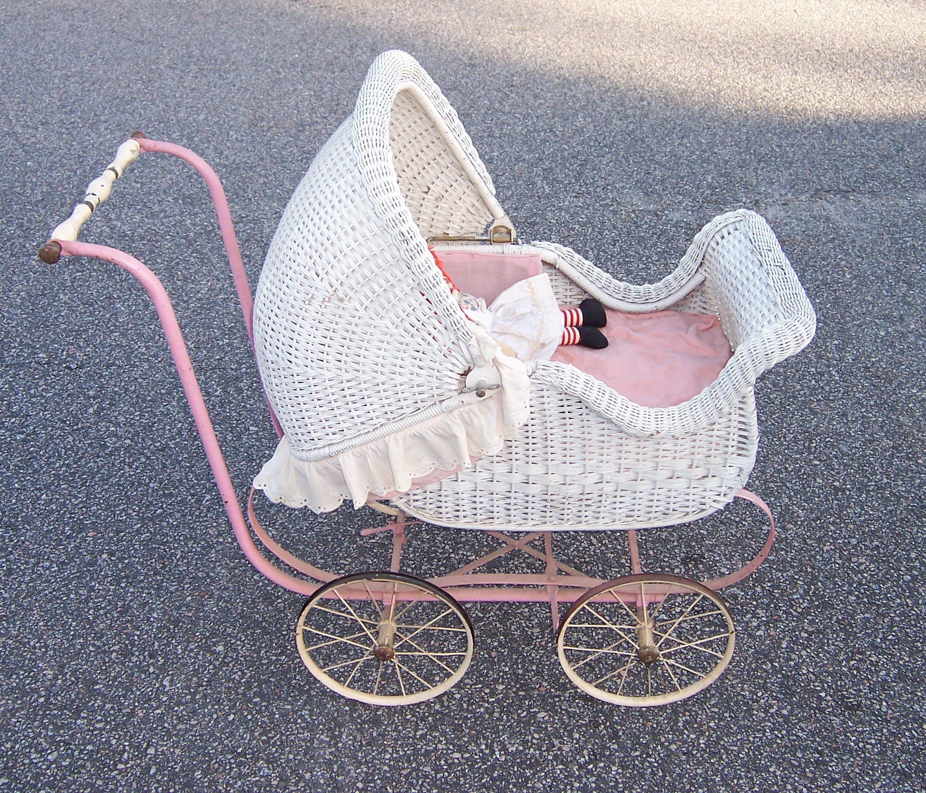 wicker stroller