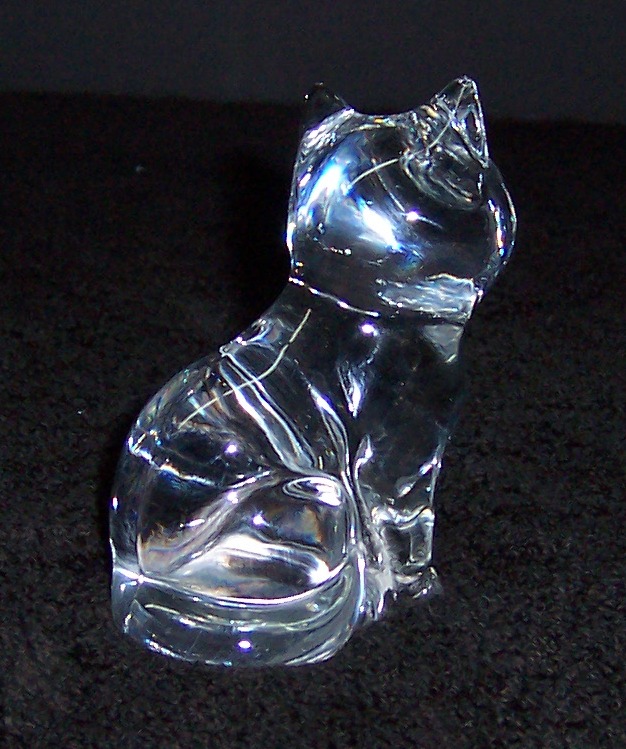 Triple A Resale Clear Glass Sitting Cat Paperweight