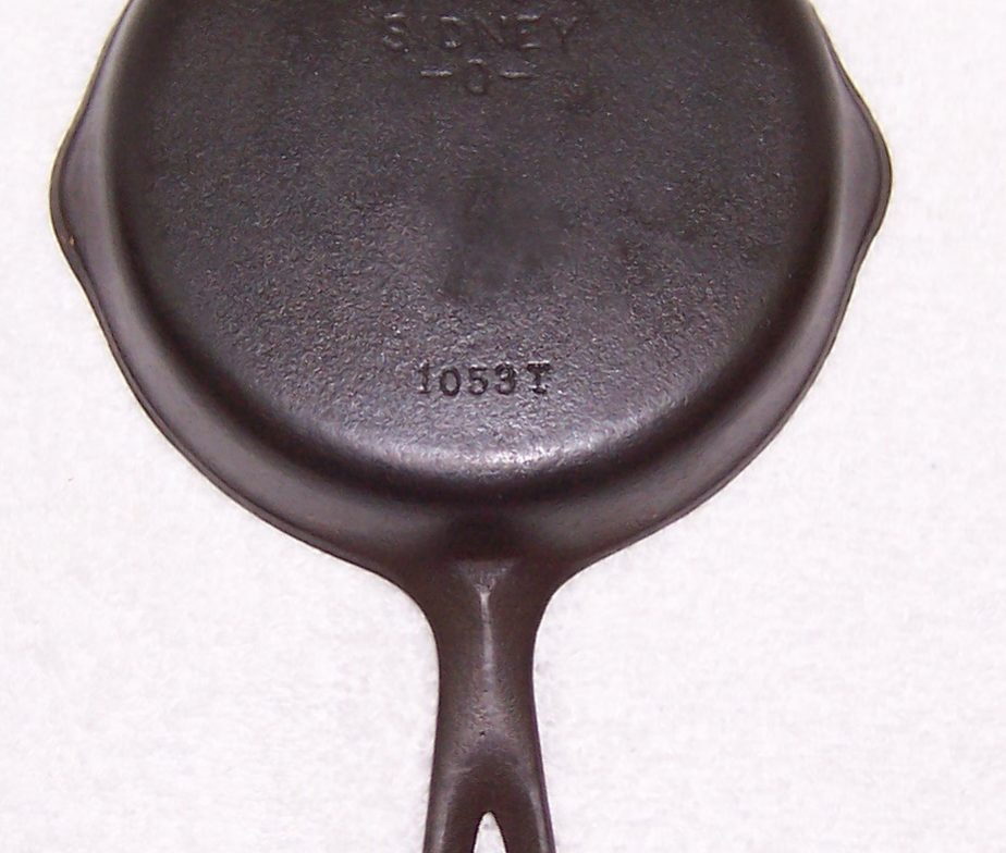 wagner-3-sidney-cast-iron-frying-pan-skillet-triple-a-resale