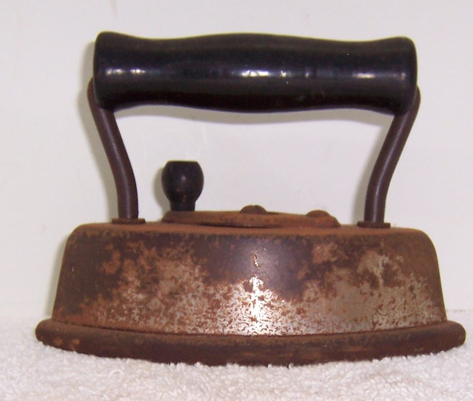 antique-dover-cast-iron-sad-iron-number-2